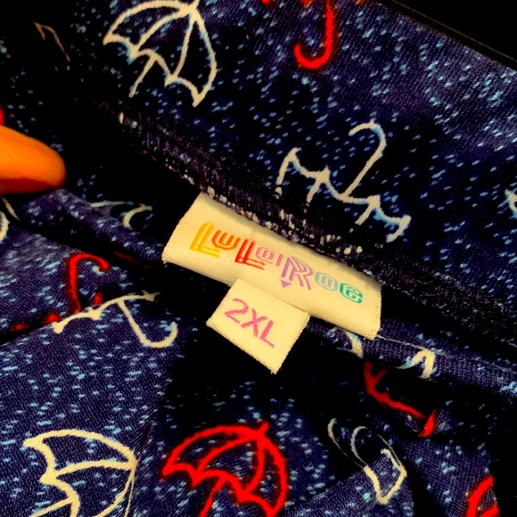 Lularoe flirty skirt with pockets. - Picture 3 of 3